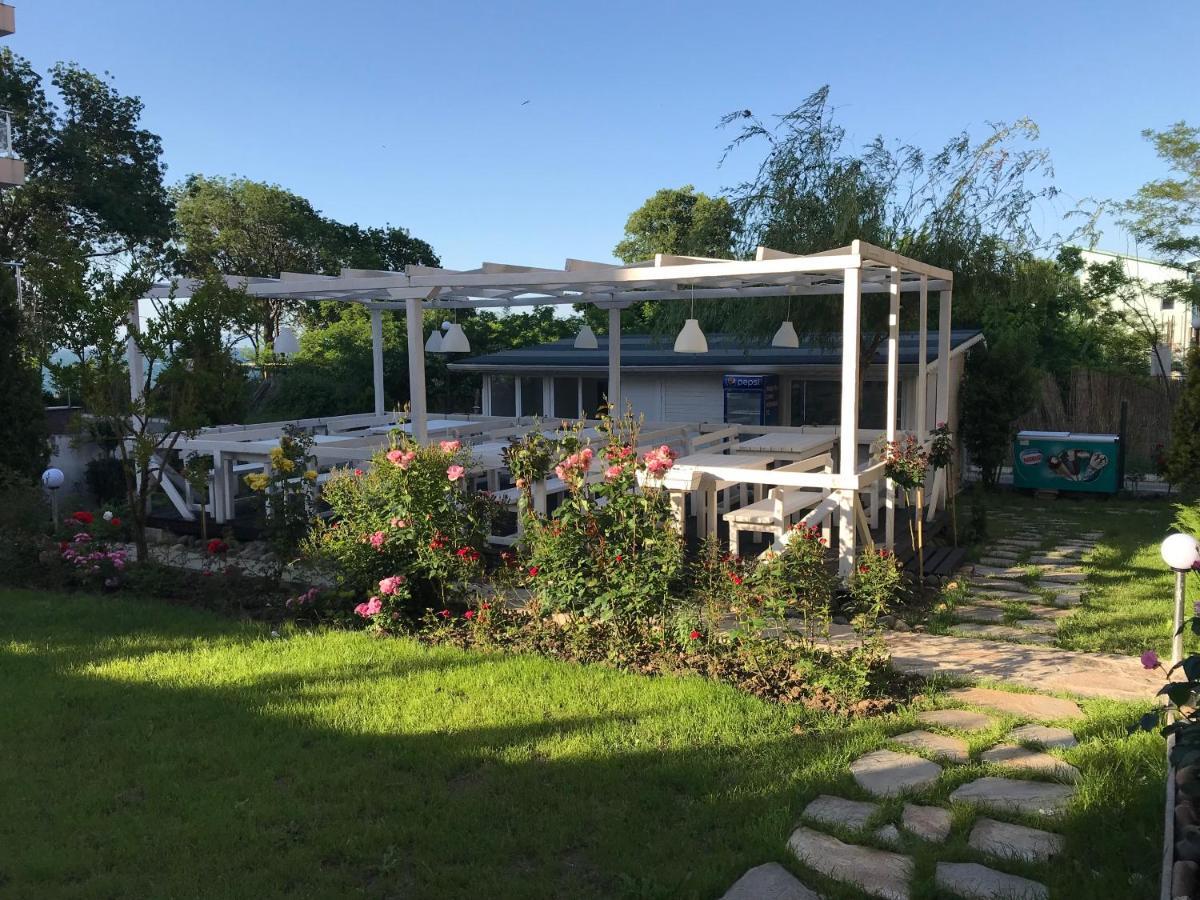 Family Hotel Akra Chernomorets Buitenkant foto
