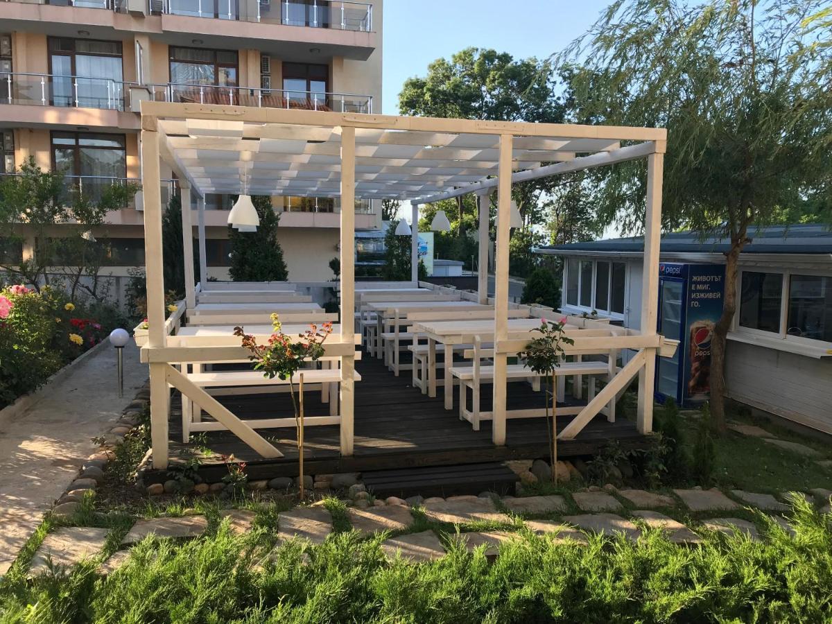Family Hotel Akra Chernomorets Buitenkant foto