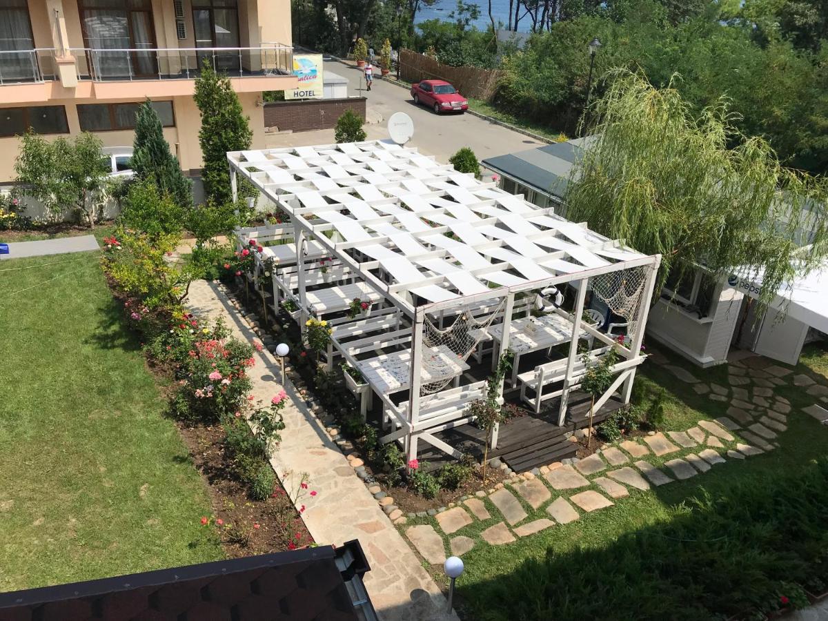 Family Hotel Akra Chernomorets Buitenkant foto