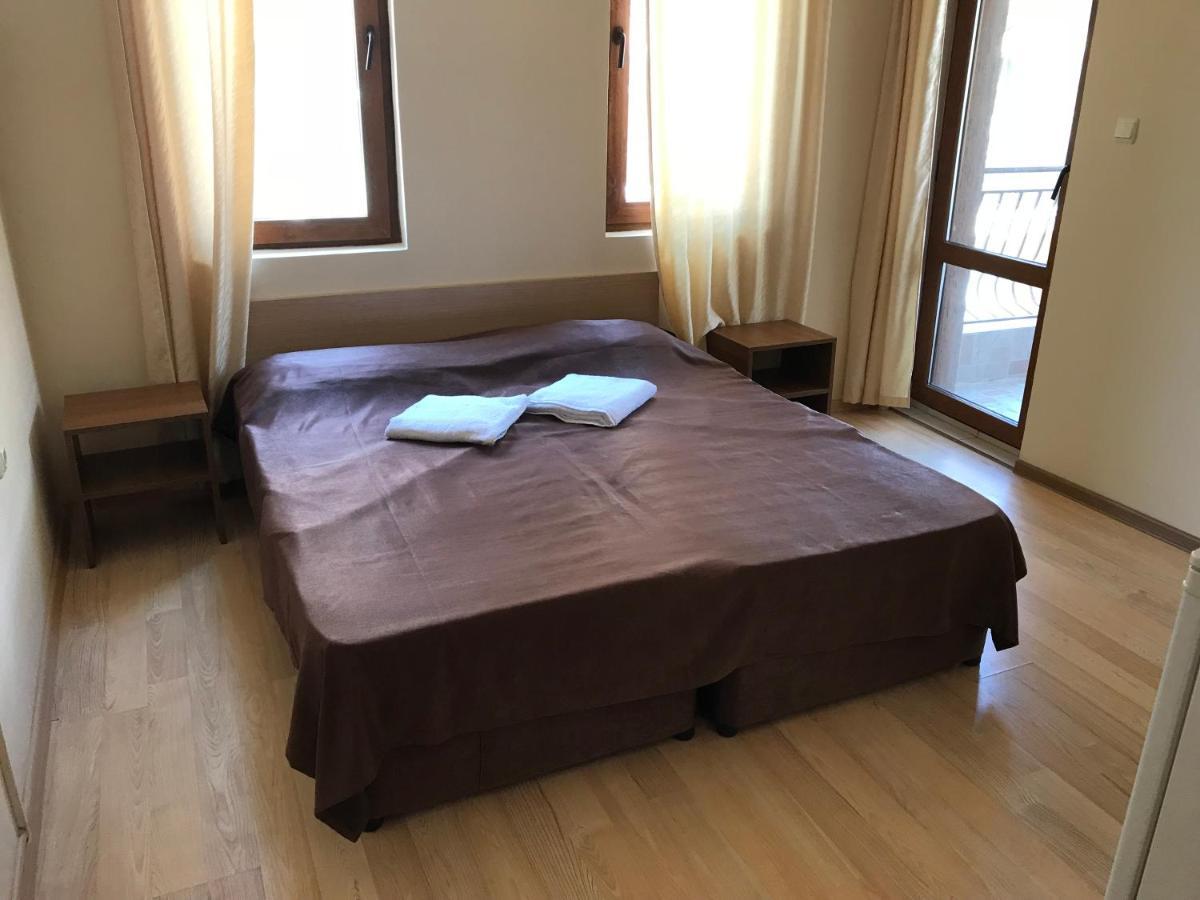 Family Hotel Akra Chernomorets Buitenkant foto