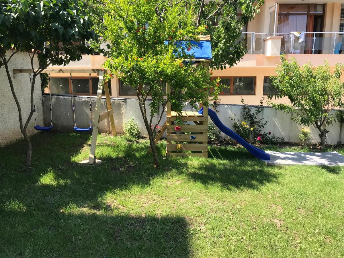 Family Hotel Akra Chernomorets Buitenkant foto
