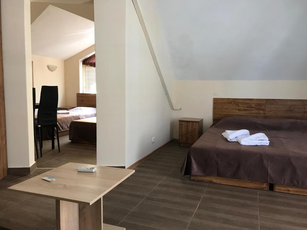Family Hotel Akra Chernomorets Buitenkant foto