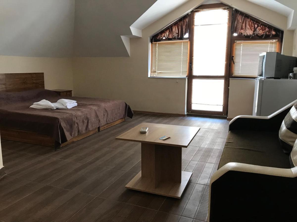 Family Hotel Akra Chernomorets Buitenkant foto