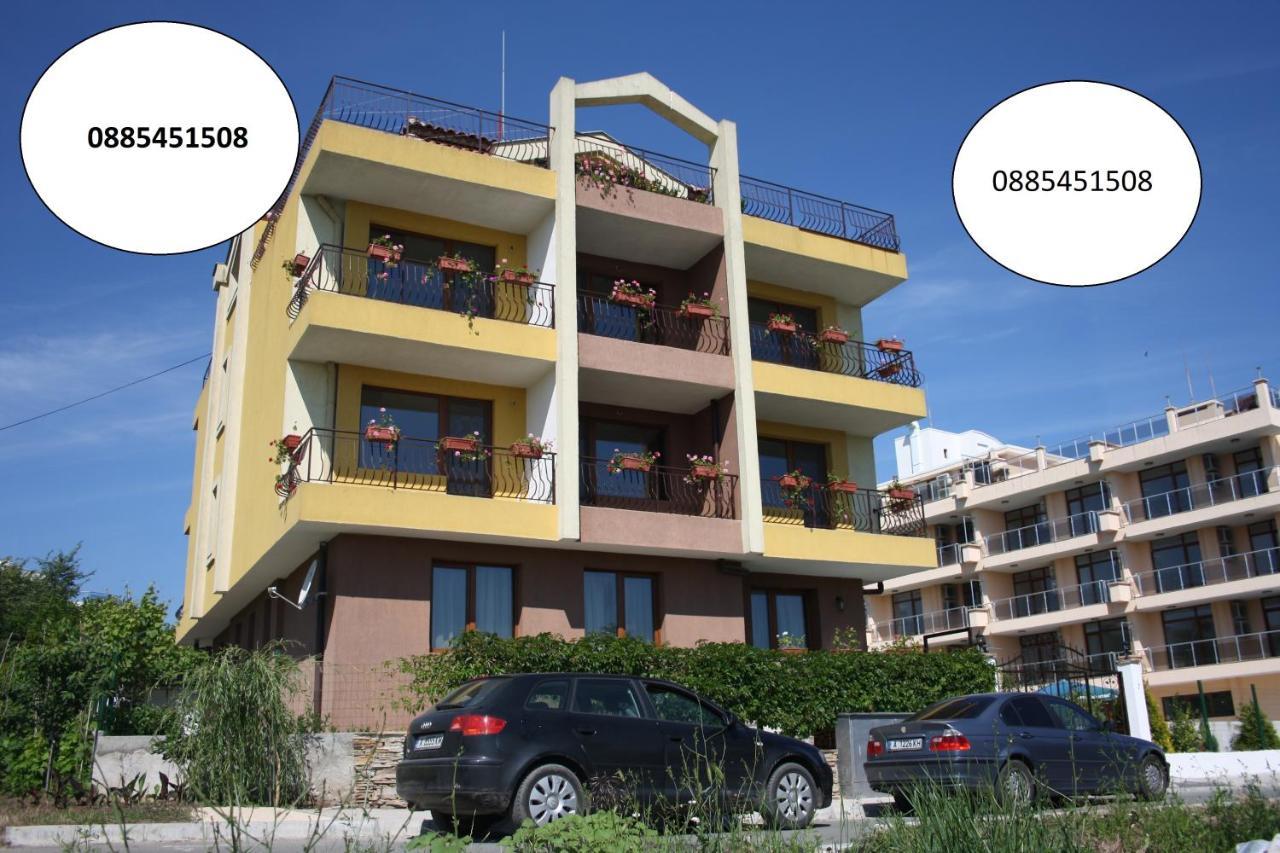 Family Hotel Akra Chernomorets Buitenkant foto